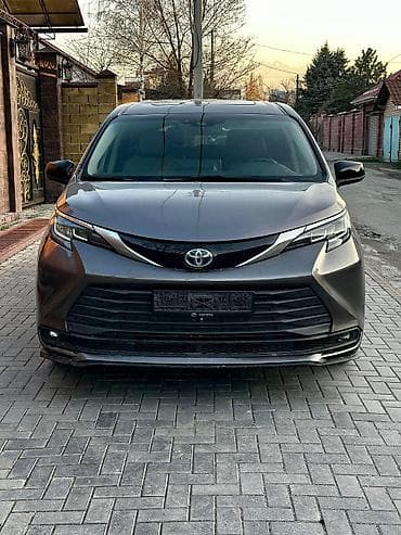 Toyota Sienna: 2021 г., 2.5 л, Типтроник, Гибрид, Минивэн at lalafo.kg Toyota Sienna: 2021 г., 2.5 л, Типтроник, Гибрид, Минивэн