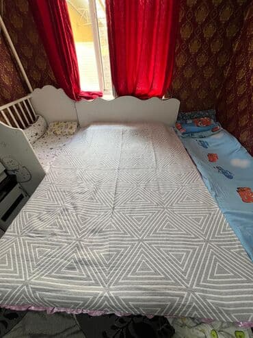 Продаю кровать ! Двуспальная кровать! Б/у С матрасом В хорошем at lalafo.kg Продаю кровать ! Двуспальная кровать! Б/у С матрасом В хорошем