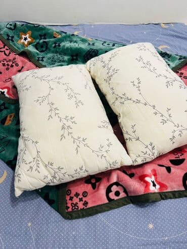 Подушки декоративно-спальные, комплект из 2 шт. - Размер at lalafo.kg Подушки декоративно-спальные, комплект из 2 шт. - Размер