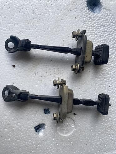 Жабо: Стекло двери и комплект фурнитуры Honda фит Описание: - Оригинальное at lalafo.kg — 10 Жабо: Стекло двери и комплект фурнитуры Honda фит Описание: - Оригинальное — 10