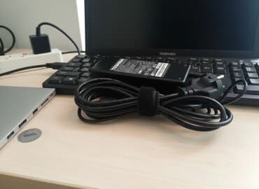 Оригинальный зарядник всё работает отлично at lalafo.kg Оригинальный зарядник всё работает отлично