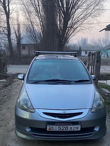 Honda Fit: 2003 г., 1.5 л, Автомат, Бензин, Хэтчбэк at lalafo.kg Honda Fit: 2003 г., 1.5 л, Автомат, Бензин, Хэтчбэк