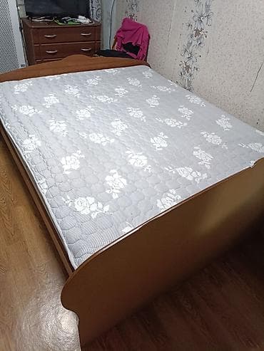 Двуспальная кровать с матрасом. - Размер спального места at lalafo.kg Двуспальная кровать с матрасом. - Размер спального места