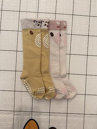 Продам антискользящие гольфы 1пара, антисколльзящие носочки 3 пары, 1 at lalafo.kg Продам антискользящие гольфы 1пара, антисколльзящие носочки 3 пары, 1