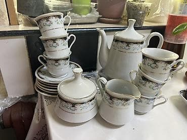 Китай с СССР ВРЕМЁН Фарфоровый чайный сервиз с цветочным декором и at lalafo.kg Китай с СССР ВРЕМЁН Фарфоровый чайный сервиз с цветочным декором и