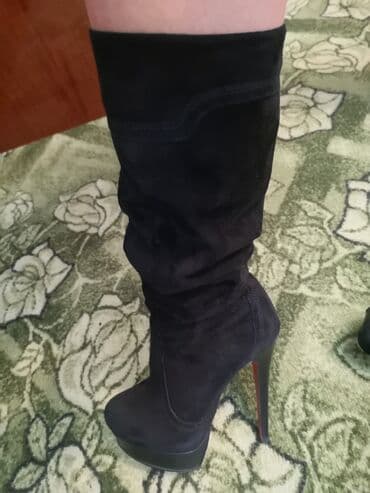 Продаю деми сапоги (евромода), замшевые, состояние отличное at lalafo.kg Продаю деми сапоги (евромода), замшевые, состояние отличное