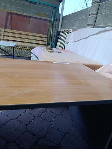 Письменный/рабочий стол из ЛДСП - Прямоугольная столешница с at lalafo.kg Письменный/рабочий стол из ЛДСП - Прямоугольная столешница с