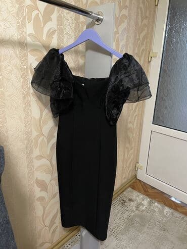 Вечернее платье, Коктейльное, Креп, С рукавами, S at lalafo.kg Вечернее платье, Коктейльное, Креп, С рукавами, S