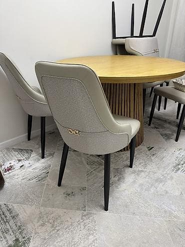 Кухонный стол и стул, цвет - Бежевый at lalafo.kg Кухонный стол и стул, цвет - Бежевый