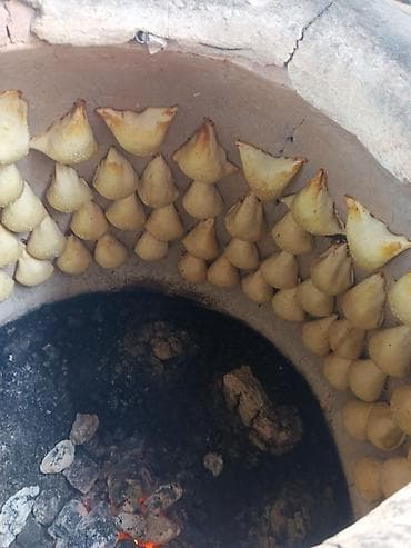 Традиционные самосы, запечённые в глиняной тандыре - Аутентичная at lalafo.kg Традиционные самосы, запечённые в глиняной тандыре - Аутентичная