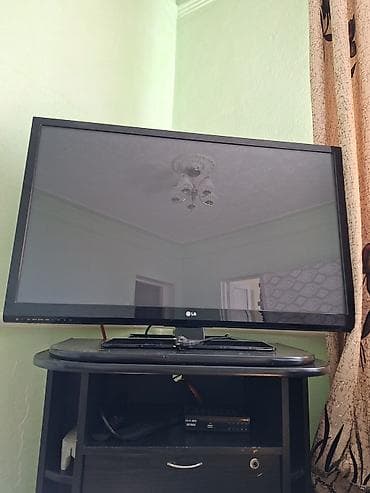 Телевизор LG, диагональ примерно 32–37". Плоская панель, тонкая рамка at lalafo.kg Телевизор LG, диагональ примерно 32–37". Плоская панель, тонкая рамка