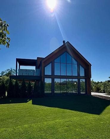 Современные дома в стиле Афрейм барнхаус/шале под ключ - Архитектура at lalafo.kg Современные дома в стиле Афрейм барнхаус/шале под ключ - Архитектура