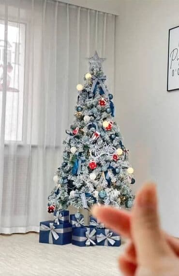 Ёлка как на фото . С эффектом заснеженности Высота 180 см. Игрушки at lalafo.kg Ёлка как на фото . С эффектом заснеженности Высота 180 см. Игрушки