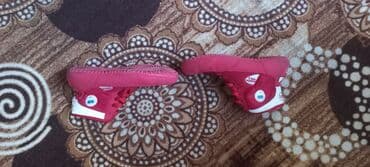 Мужские кроссовки, 36, Б/у, цвет - Красный, Самовывоз at lalafo.kg Мужские кроссовки, 36, Б/у, цвет - Красный, Самовывоз