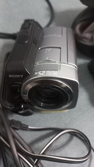 Видеокамера Sony DCR-SR75. Полный комплект. В хорошем рабочем at lalafo.kg Видеокамера Sony DCR-SR75. Полный комплект. В хорошем рабочем