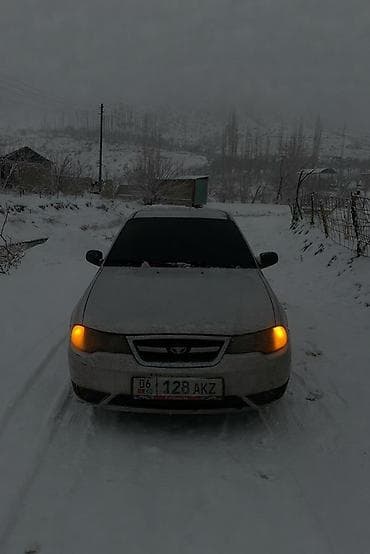 Daewoo Nexia: 2012 г., 1.5 л, Механика, Бензин, Седан at lalafo.kg Daewoo Nexia: 2012 г., 1.5 л, Механика, Бензин, Седан