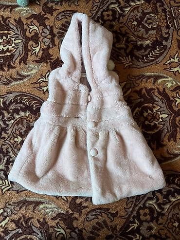 Детская безрукавка/жилет с капюшоном для девочки. - Цвет at lalafo.kg Детская безрукавка/жилет с капюшоном для девочки. - Цвет