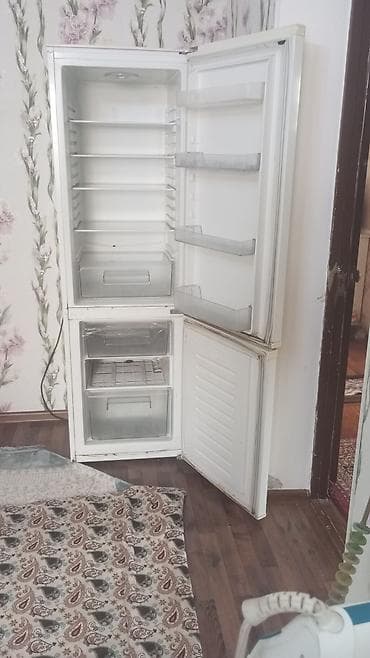 Холодильник двухкамерный с нижней морозильной камерой. Особенности: - at lalafo.kg Холодильник двухкамерный с нижней морозильной камерой. Особенности: -