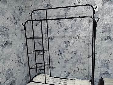 Металлическая напольная вешалка-гардероб с полками. - Прочная at lalafo.kg Металлическая напольная вешалка-гардероб с полками. - Прочная