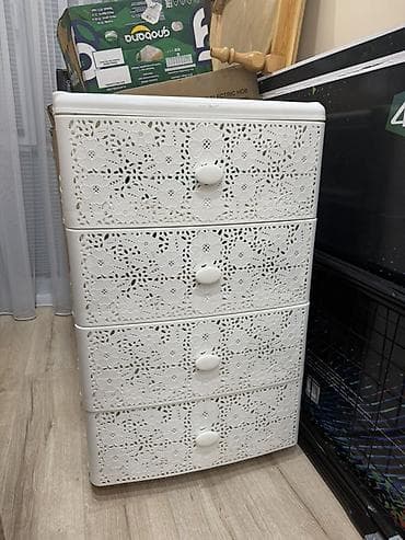 Пластиковые комоды с 4 выдвижными ящиками - Материал: прочный at lalafo.kg Пластиковые комоды с 4 выдвижными ящиками - Материал: прочный