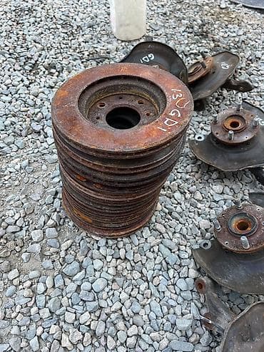 Предний тормозной диск Honda 2003 г., Б/у, Оригинал, Япония at lalafo.kg Предний тормозной диск Honda 2003 г., Б/у, Оригинал, Япония