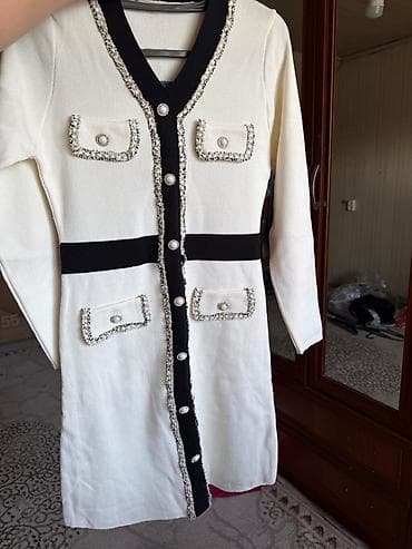 Повседневное платье, Короткая модель, Трикотаж, Прямое, S at lalafo.kg Повседневное платье, Короткая модель, Трикотаж, Прямое, S