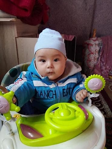 Детские ходунки с игровой панелью - Конструкция: устойчивое основание at lalafo.kg Детские ходунки с игровой панелью - Конструкция: устойчивое основание