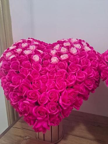 Бонбоньерки: Сердце из роз на подставке - Объёмная композиция в форме сердца at lalafo.kg — 3 Бонбоньерки: Сердце из роз на подставке - Объёмная композиция в форме сердца — 3