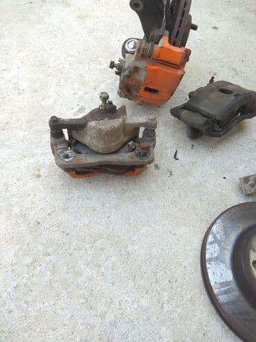 Цапфа, ступица, суппорты тормозные диски .стойки амартизаторыХонда at lalafo.kg Цапфа, ступица, суппорты тормозные диски .стойки амартизаторыХонда