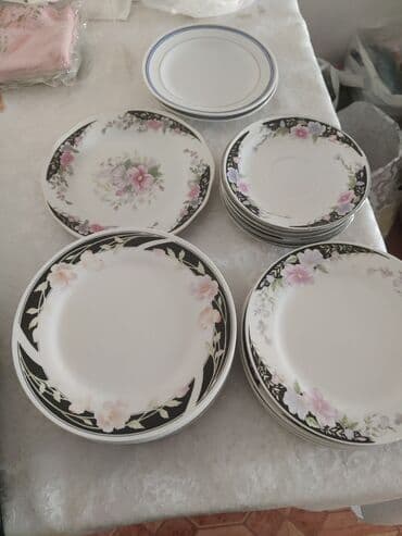 Тарелки разные диаметр 16; 19 см по 4-5-6 штук по 50- сом, в отличном at lalafo.kg Тарелки разные диаметр 16; 19 см по 4-5-6 штук по 50- сом, в отличном
