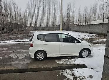 Honda Fit: 2006 г., 1.3 л, Вариатор, Газ, Хэтчбэк at lalafo.kg Honda Fit: 2006 г., 1.3 л, Вариатор, Газ, Хэтчбэк