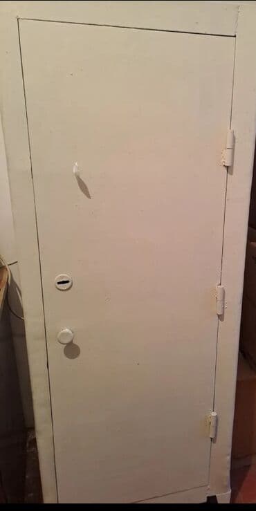 Шкаф для инструментов, Б/у, В наличии at lalafo.kg Шкаф для инструментов, Б/у, В наличии