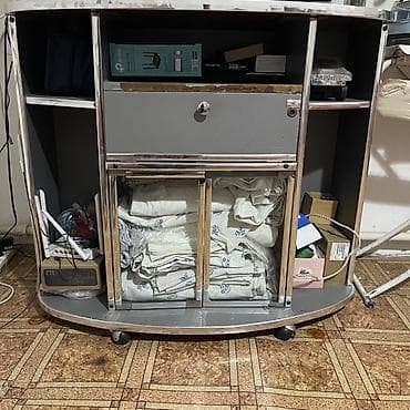 Тумба и подставка для телевизора, Напольная, ЛДСП, цвет - Серый at lalafo.kg Тумба и подставка для телевизора, Напольная, ЛДСП, цвет - Серый