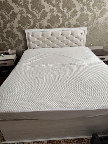 Двуспальная кровать, Б/у, Без матраса, длина - 200 см at lalafo.kg Двуспальная кровать, Б/у, Без матраса, длина - 200 см