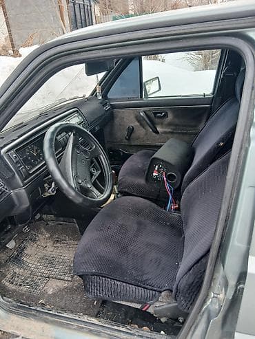 Volkswagen Jetta: 1986 г., 1.8 л, Механика, Бензин, Седан at lalafo.kg — 6 Volkswagen Jetta: 1986 г., 1.8 л, Механика, Бензин, Седан — 6