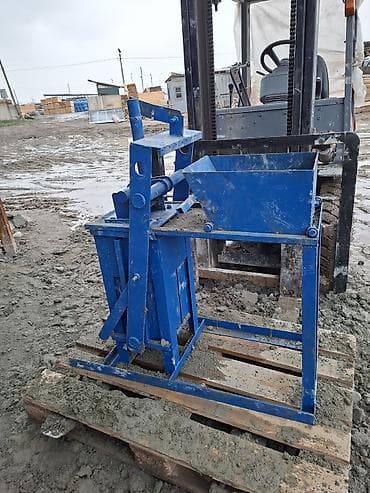 Ручной станок для производства шлакоблоков/бетонных блоков - at lalafo.kg Ручной станок для производства шлакоблоков/бетонных блоков -