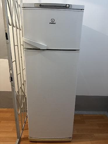 Холодильник Indesit, Б/у, Двухкамерный at lalafo.kg Холодильник Indesit, Б/у, Двухкамерный