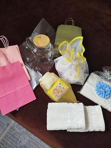 Подарочный набор для бани/ванной комнаты Состав: - Стеклянный чайник at lalafo.kg Подарочный набор для бани/ванной комнаты Состав: - Стеклянный чайник