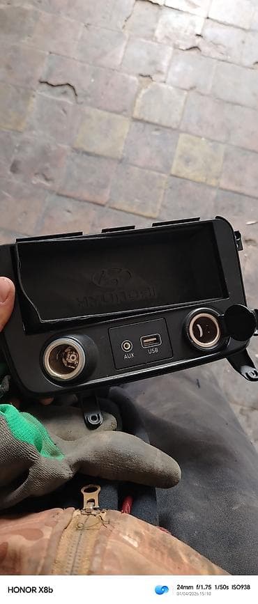 Центральная консоль Hyundai Оригинал at lalafo.kg Центральная консоль Hyundai Оригинал