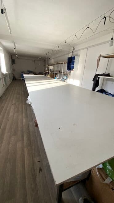 Закройный стол, цвет - Белый at lalafo.kg Закройный стол, цвет - Белый