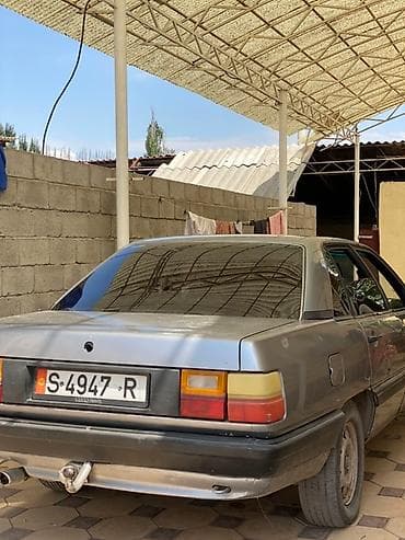 Audi 100: 1985 г., 2.2 л, Кол менен иштөөчү, Бензин, Седан lalafo.kg да Audi 100: 1985 г., 2.2 л, Кол менен иштөөчү, Бензин, Седан