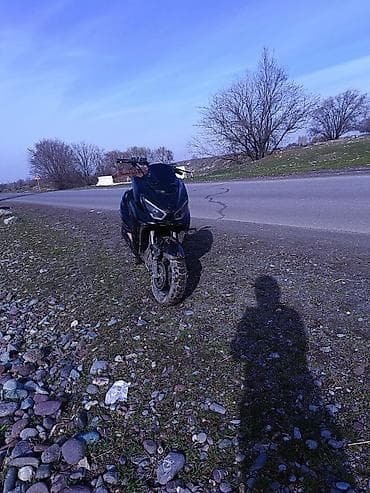 Макси-скутер Yamaha, 175 куб. см, Бензин, Б/у at lalafo.kg Макси-скутер Yamaha, 175 куб. см, Бензин, Б/у