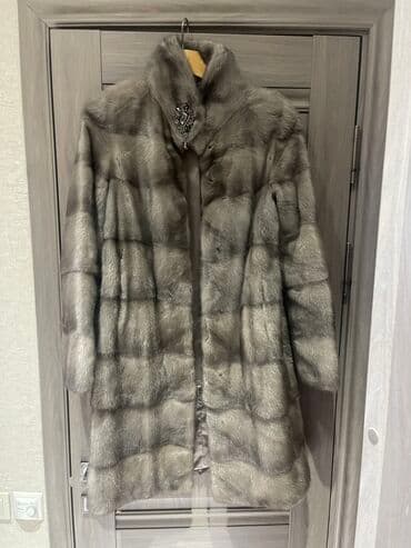 Продам шубу почти новую, не носили совсем, размер L, трансформер at lalafo.kg Продам шубу почти новую, не носили совсем, размер L, трансформер
