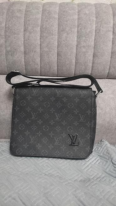 Барсетка, Louis Vuitton, Материал: Натуральная кожа, Застежка на магните, Множество карманов, Разделенные отделения, Новый at lalafo.kg — 1 Барсетка, Louis Vuitton, Материал: Натуральная кожа, Застежка на магните, Множество карманов, Разделенные отделения, Новый — 1