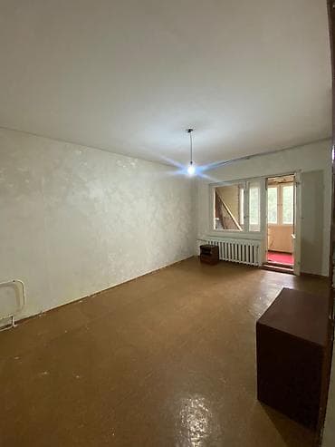 1 комната, 35 м², Аламедин-1 мкр 105 серия, 2 этаж, Старый ремонт at lalafo.kg 1 комната, 35 м², Аламедин-1 мкр 105 серия, 2 этаж, Старый ремонт