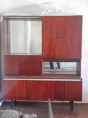 Шкаф-сервант в стиле mid-century, шпон под махагони. - Верхняя часть at lalafo.kg Шкаф-сервант в стиле mid-century, шпон под махагони. - Верхняя часть