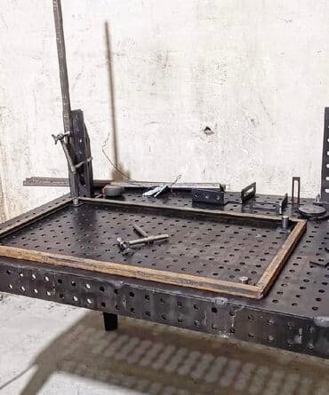 Сварочный стол Представляет из себя крупно-узловую конструкцию at lalafo.kg Сварочный стол Представляет из себя крупно-узловую конструкцию