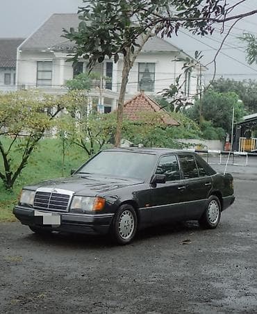 Mercedes-Benz W124: 1988 г., 2.3 л, Механика, Бензин, Седан at lalafo.kg Mercedes-Benz W124: 1988 г., 2.3 л, Механика, Бензин, Седан