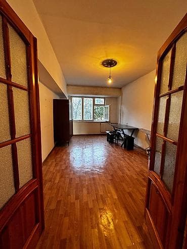 3 комнаты, 65 м², Индивидуалка, 2 этаж, Косметический ремонт at lalafo.kg 3 комнаты, 65 м², Индивидуалка, 2 этаж, Косметический ремонт
