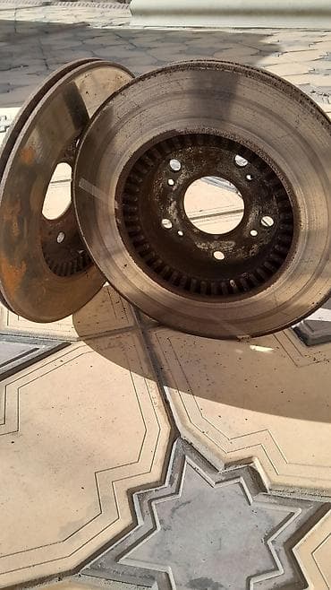 Хонда Срв Rd-5 2 диска б/у в рабочем состоянии 2002 года европеец at lalafo.kg Хонда Срв Rd-5 2 диска б/у в рабочем состоянии 2002 года европеец